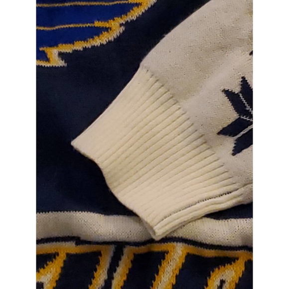 St. Louis Blues T.J. Oshie NHL Christmas sweater Size Large - Picture 7 of 13